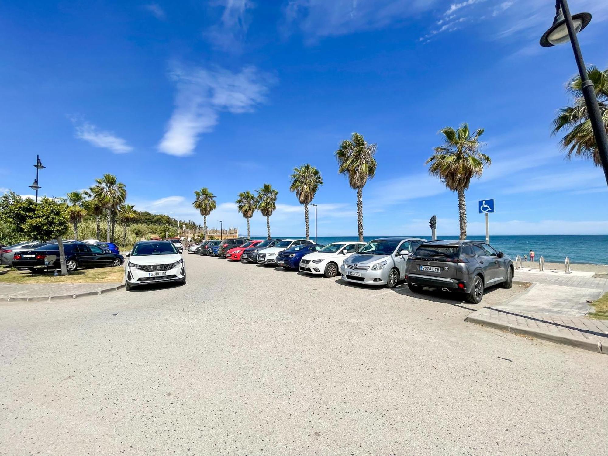 Modern Apartment With Terrace - 2 Min From The Beach Estepona Exterior photo
