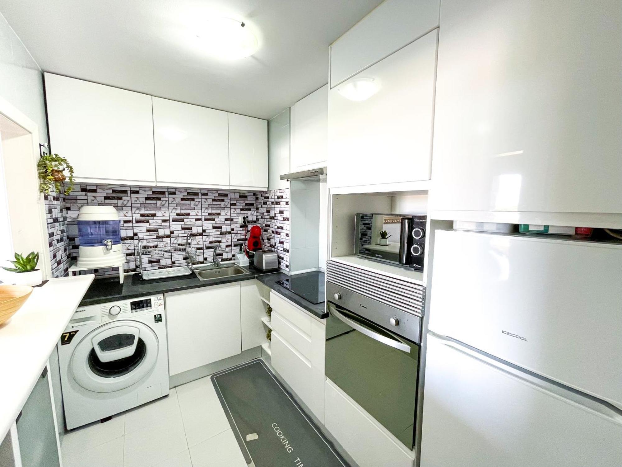 Modern Apartment With Terrace - 2 Min From The Beach Estepona Exterior photo